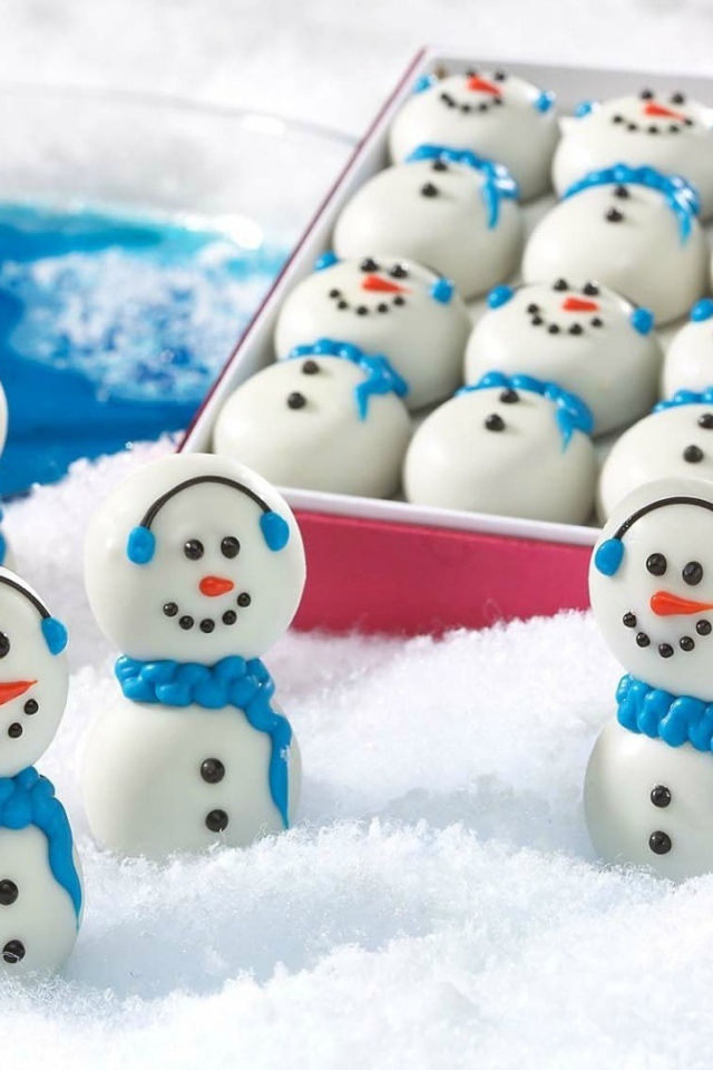 Съедобные снежные человечки