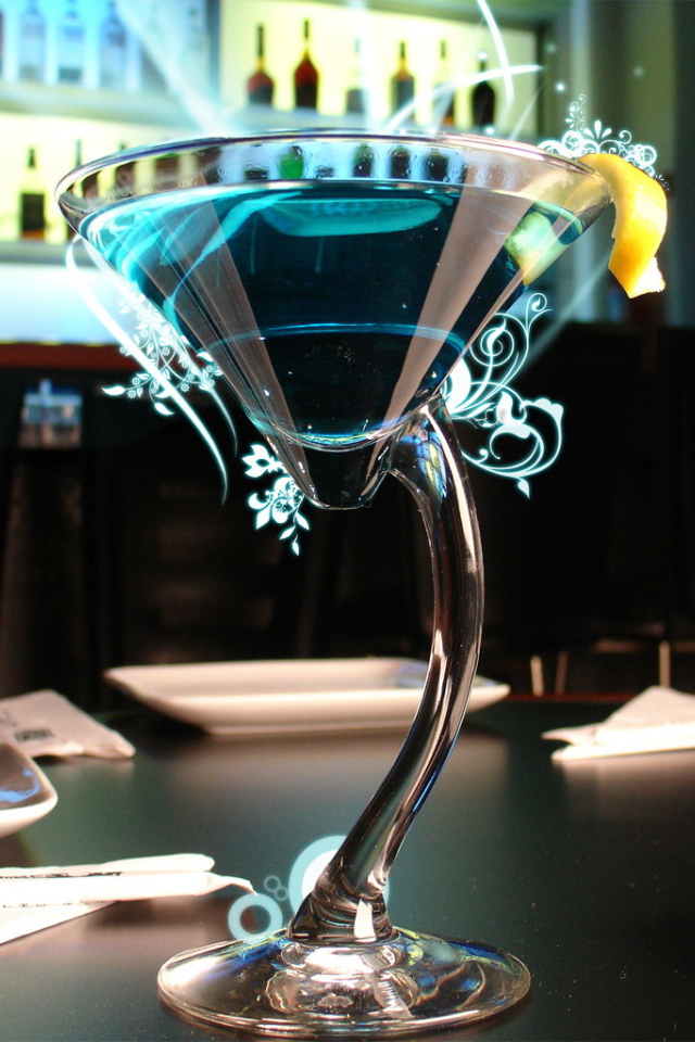 Причудливый бокал