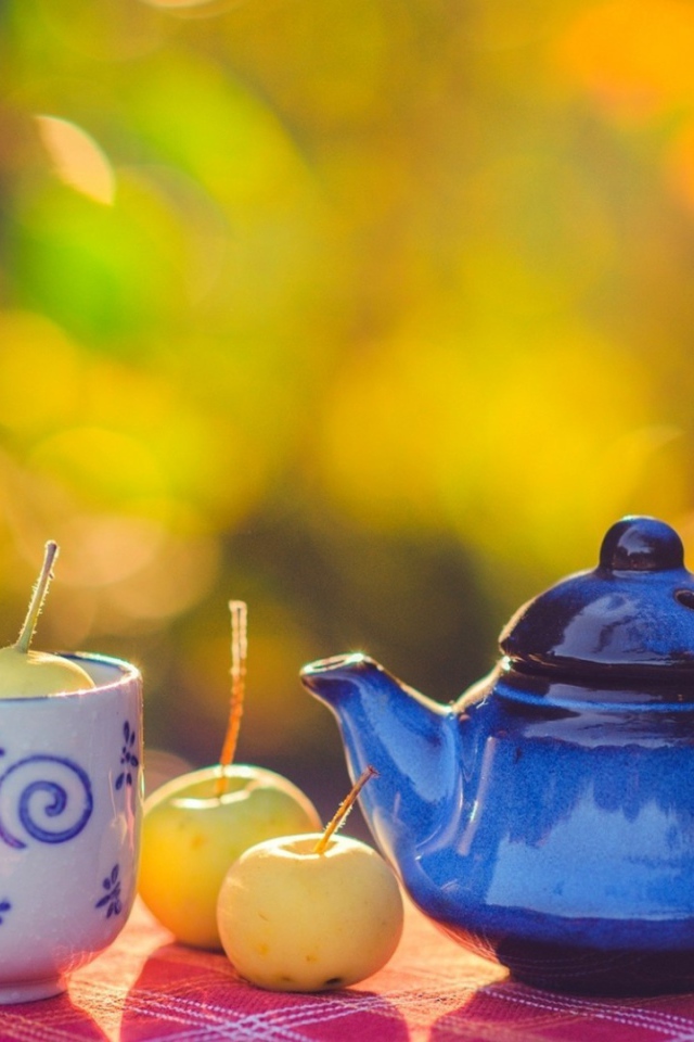 Горячий чай с фруктами