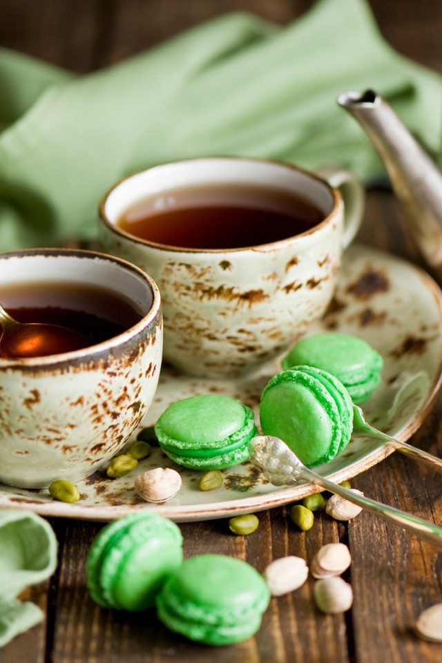 Чай с фисташками и зеленым печеньем