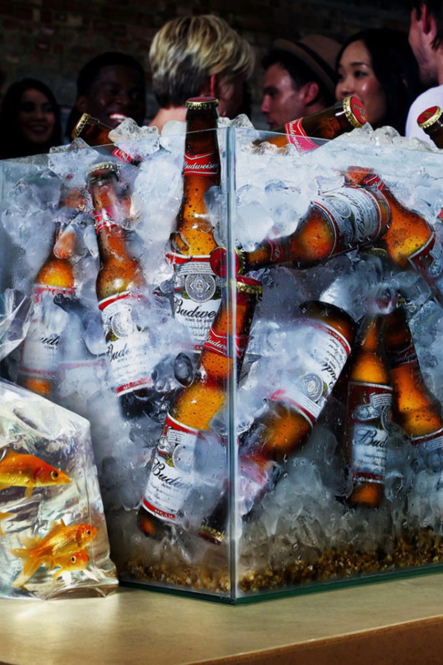 Бутылки в аквариуме