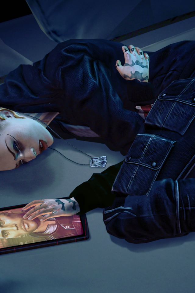 Девушка с планшетом в игре Mass Effect 3