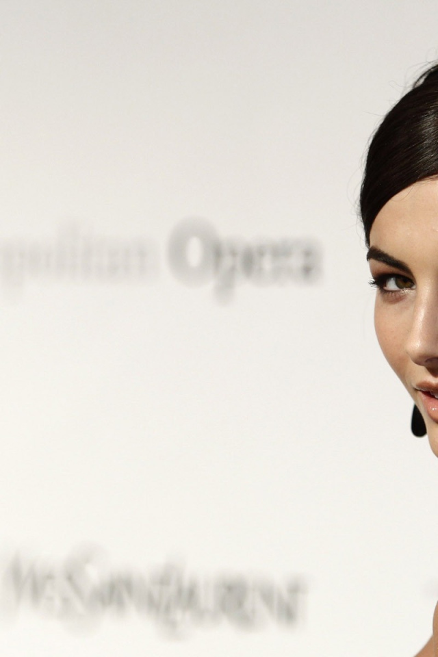 Красивая девушка Камилла Белль