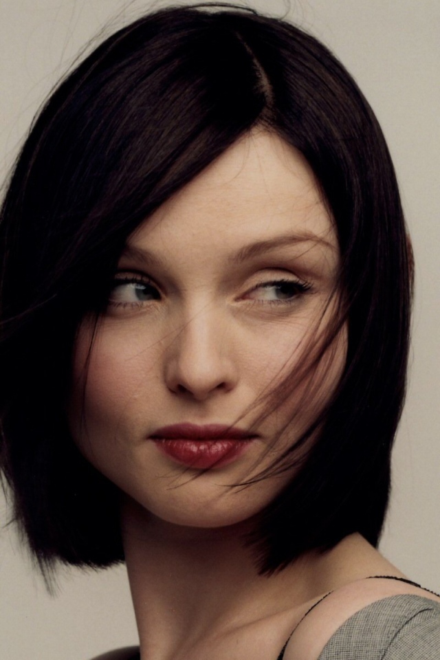 Красивая женщина Софи Эллис-Бекстор