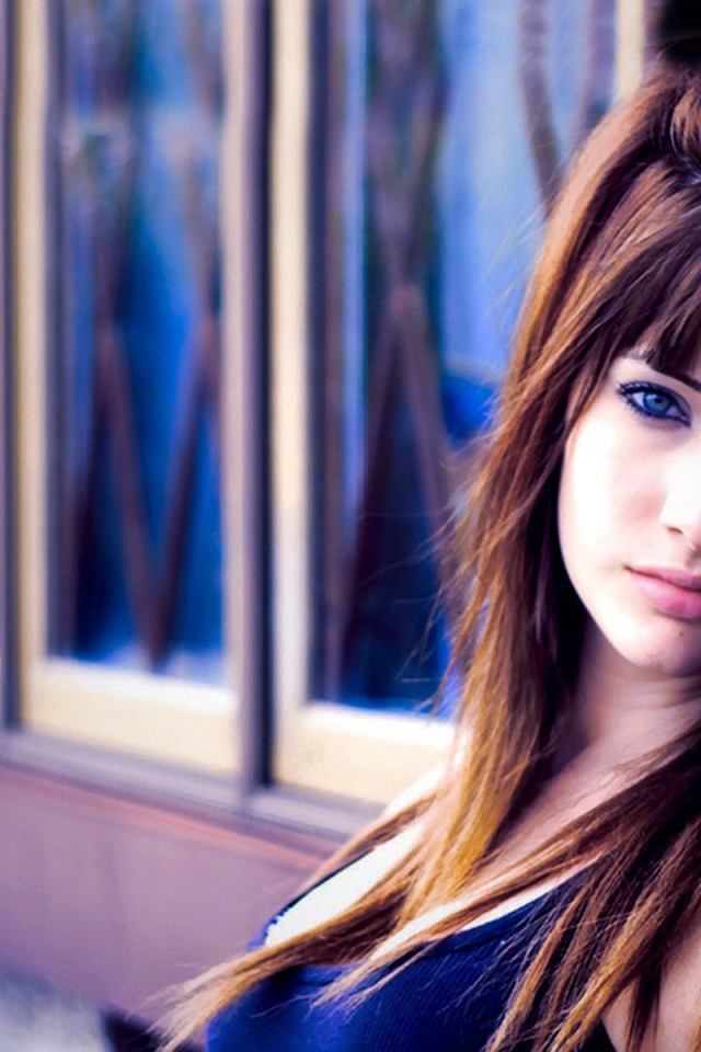 Голубоглазая шатенка Сьюзен Коффи