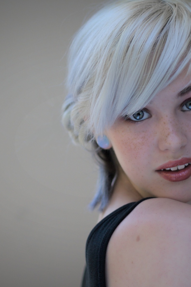 Девушка блондинка Devon Jade