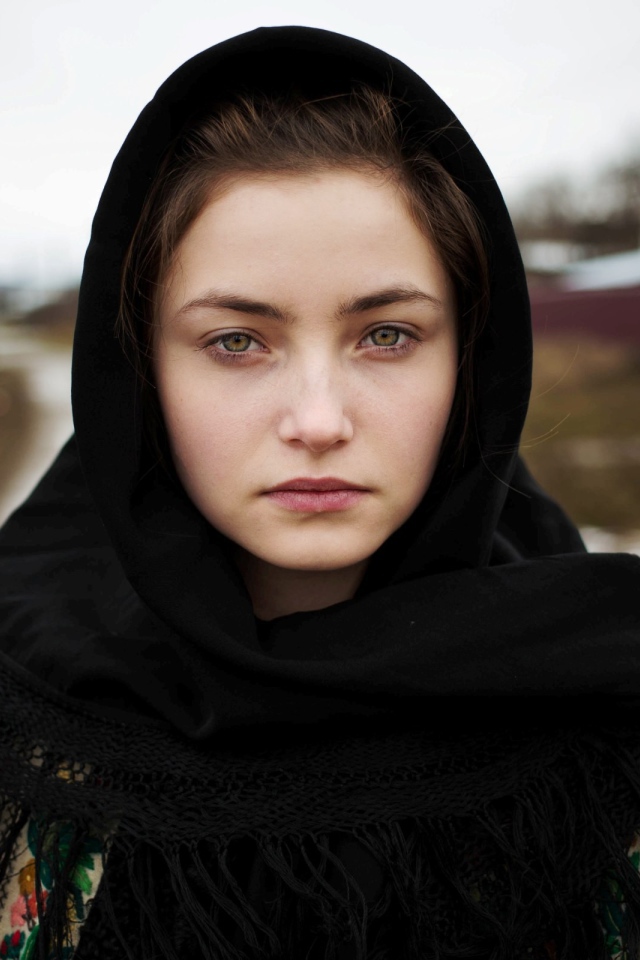 сон женщина в черном платке. сон женщина в черном платке. сон женщина в черном платке. женщина в плаще с капюшоном. сон женщина в черном платке.