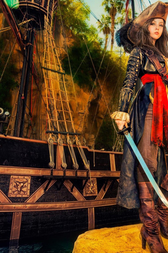 Девушки в одежде пиратов