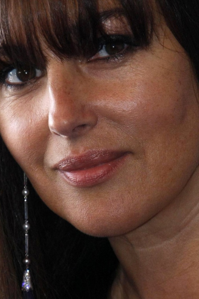 Серьги у Моники Белуччи