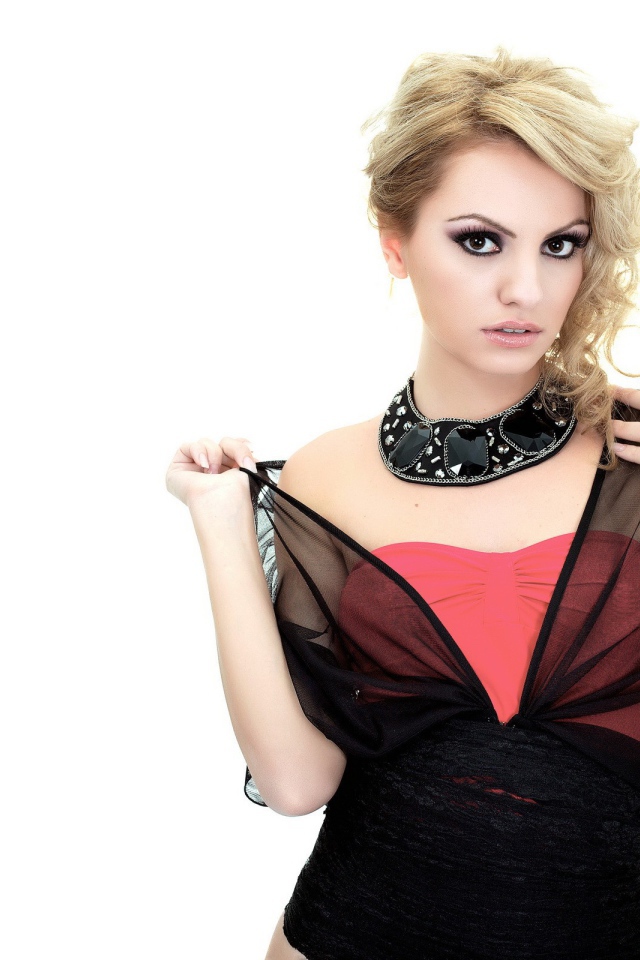 Румынская певица Александра Стан