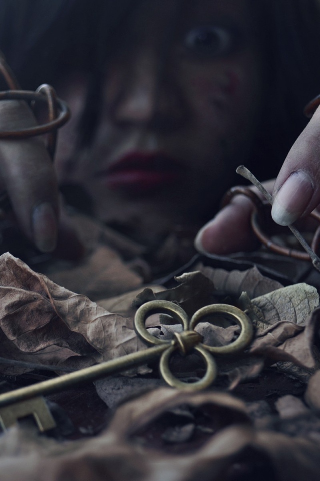 Девушка нашла ключ