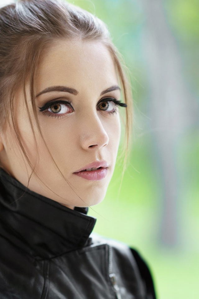 Красивая девушка Ксения Кокорева