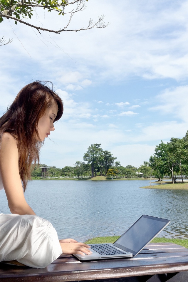 Japanese woman with laptop