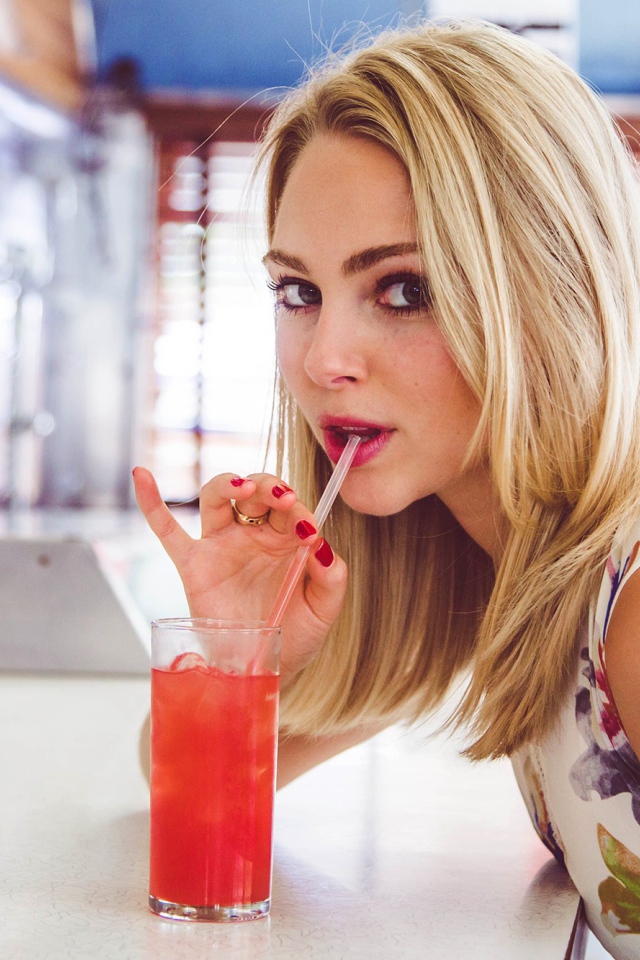 Модель и актриса Аннасофия Робб