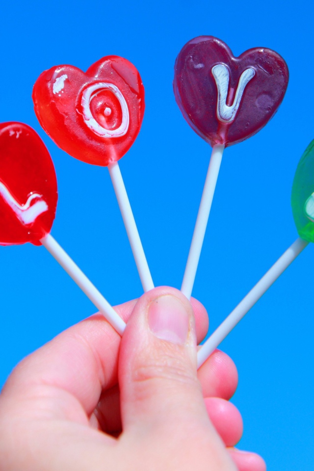 Леденцы со словом любовь