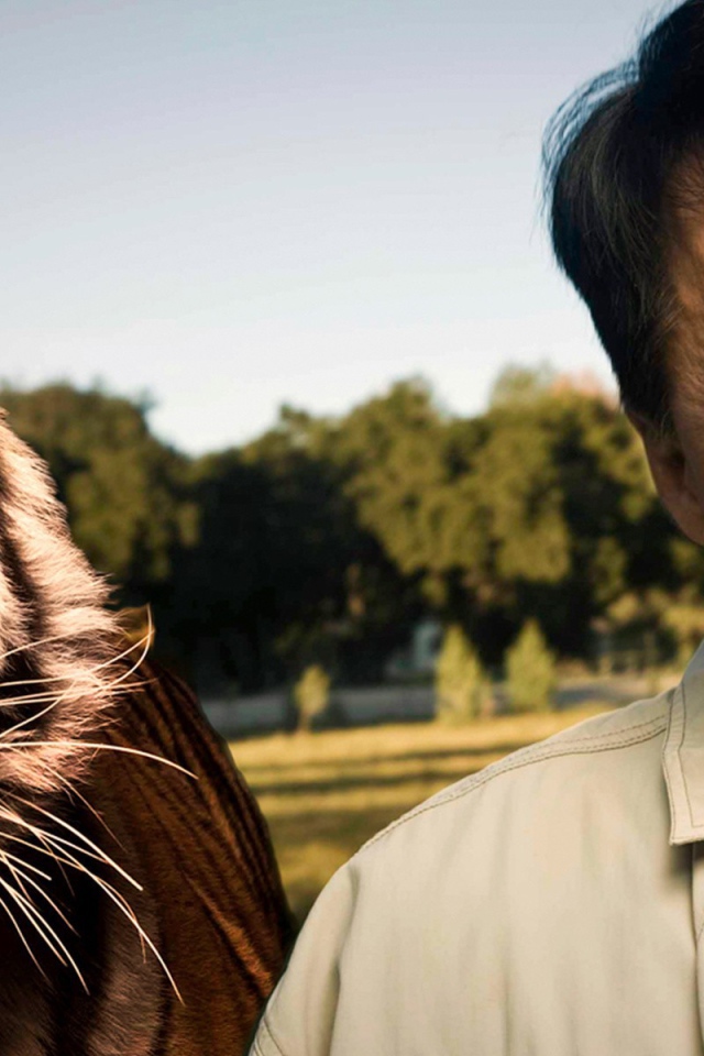 Джеки Чан с тигром