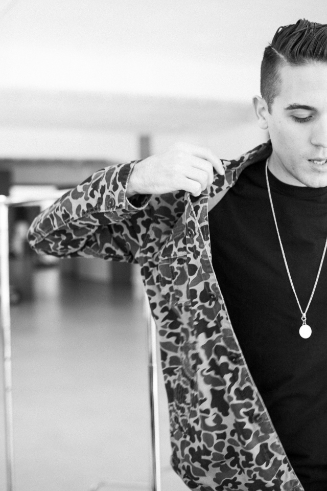 Певец Эрл Гиллум