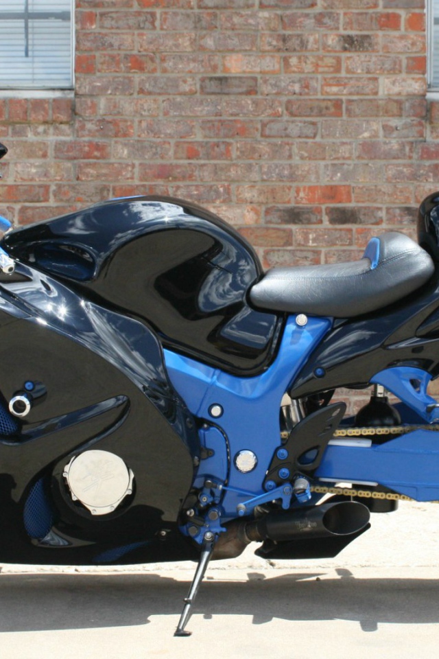 Синий спортивный Suzuki Hayabusa