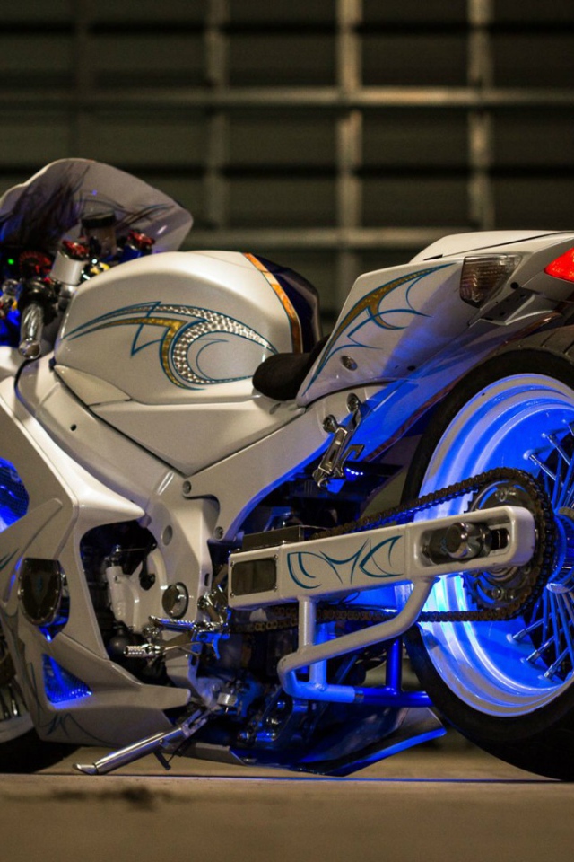 Гоночный мотоцикл Suzuki GSX-R1000