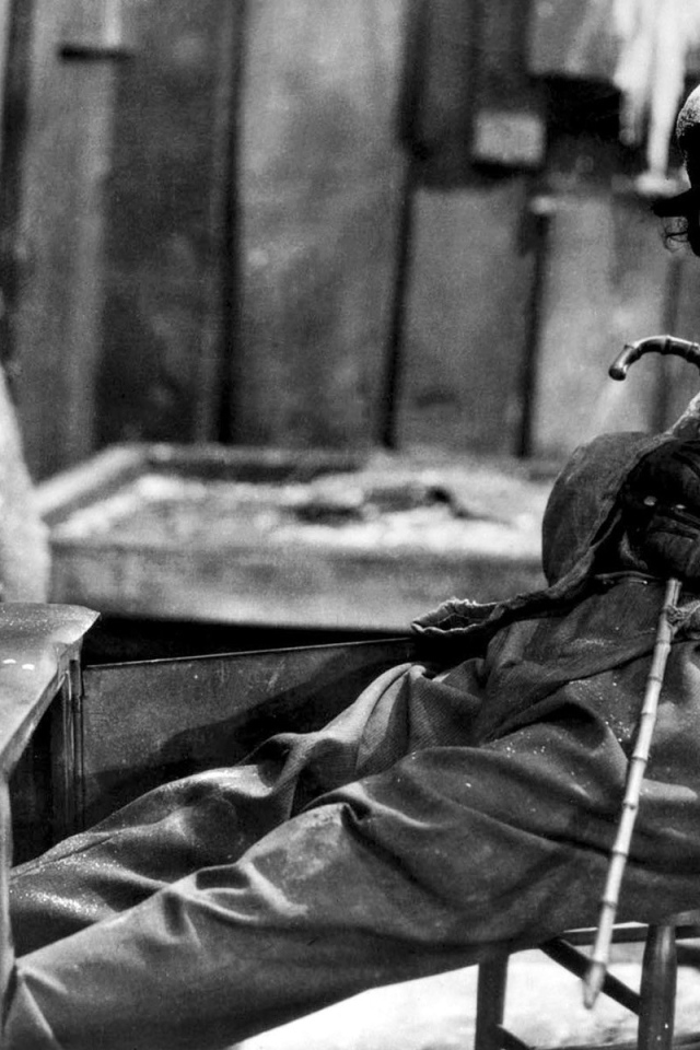 Чарли Чаплин задремал в фильме