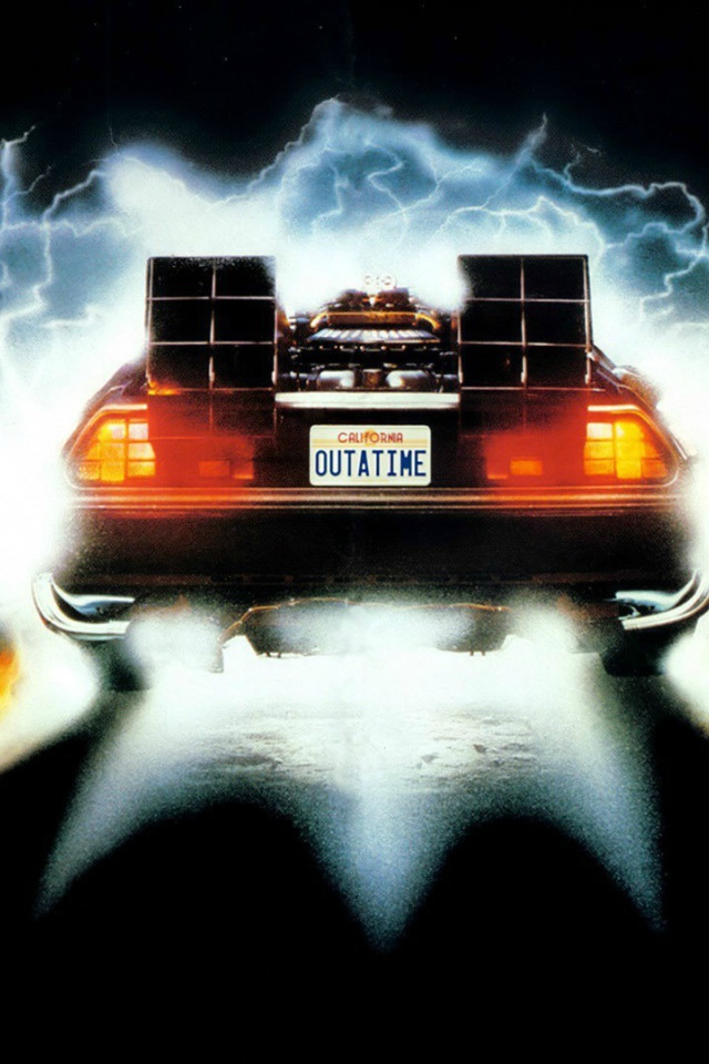 Огненный след от автомобиля DeLorean