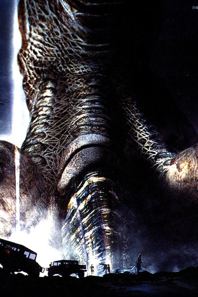 Лапа Годзиллы на улице города