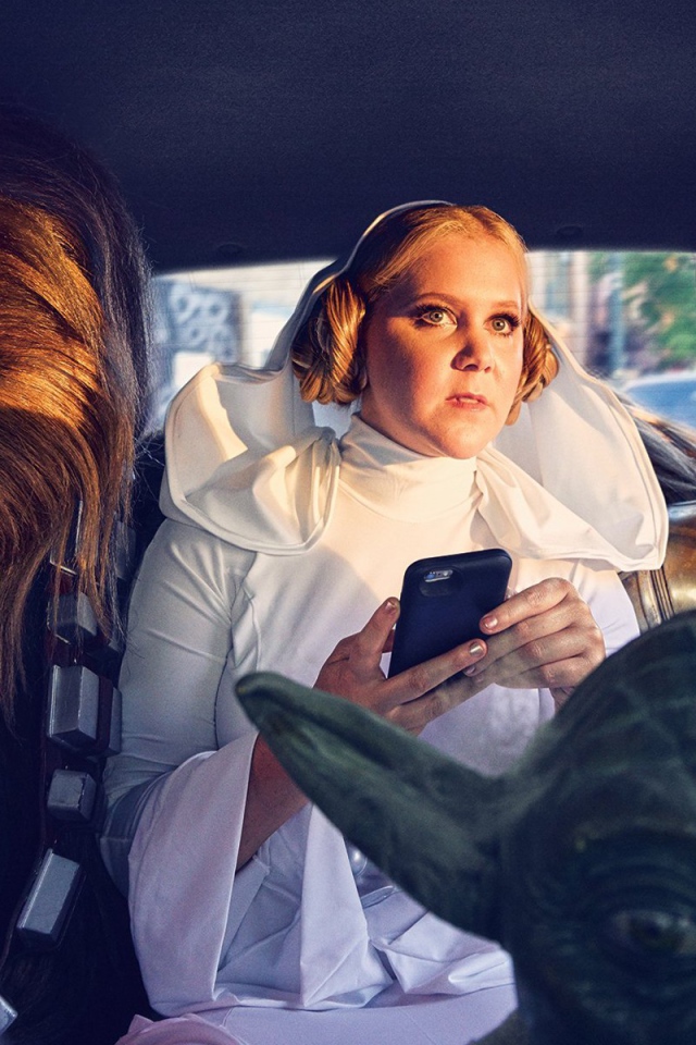 Герои Звездных войн едут в автомобиле