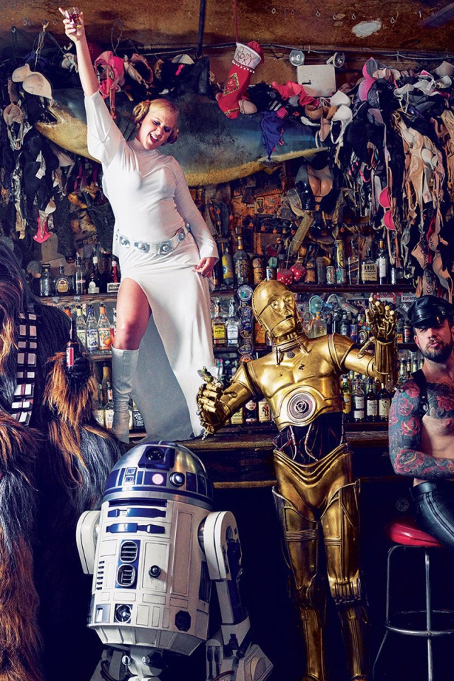 Герои культовых фильмов сидят в баре