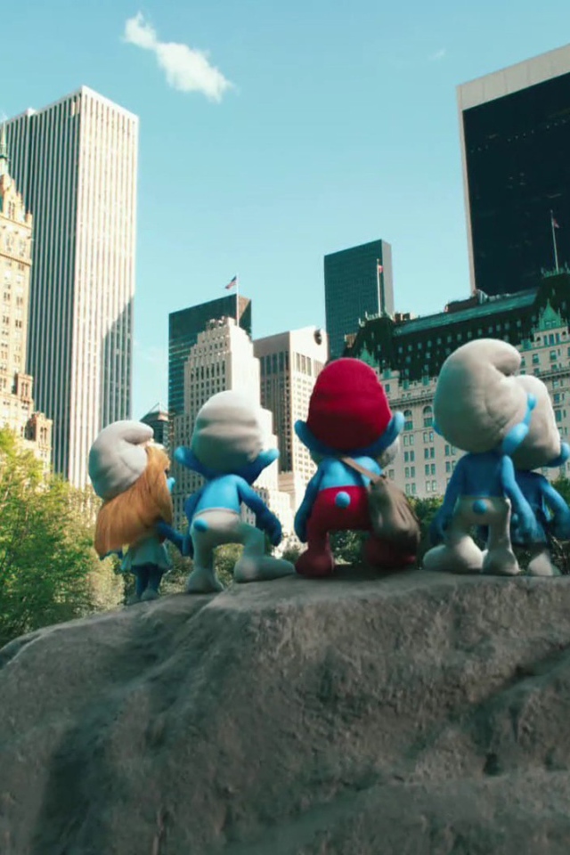 Смурфики смотрят на город