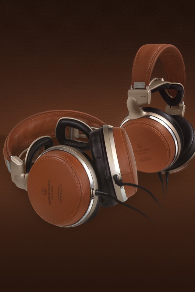 Коричневые наушники audio-technica
