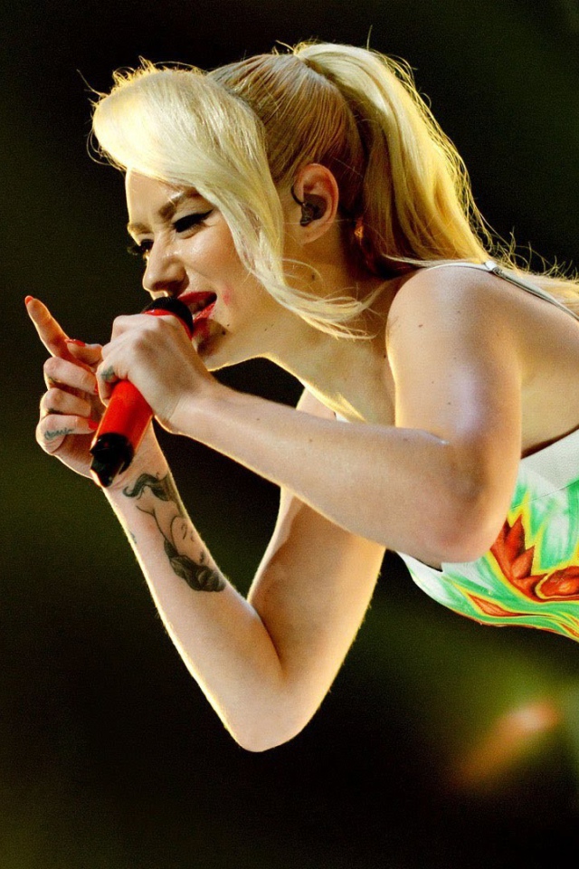 Игги Азалия на сцене