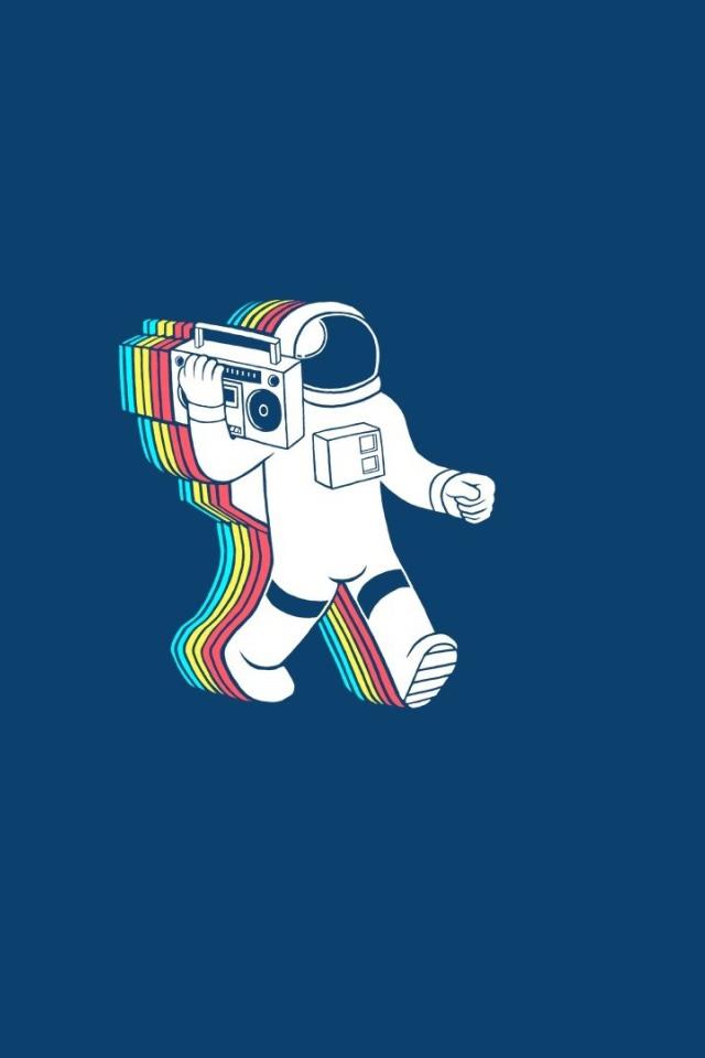 Магнитофон на плече космонавта