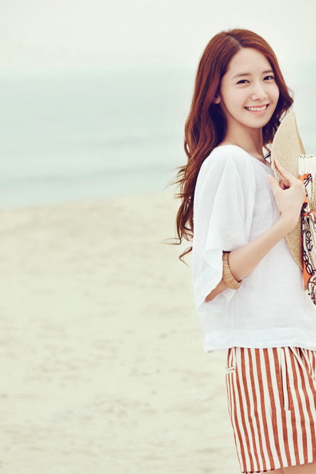 Юонна гуляет по пляжу, Girls’ Generation