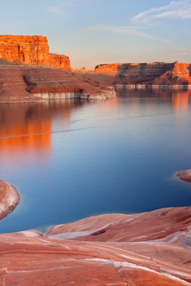 Каньон затоплен водой