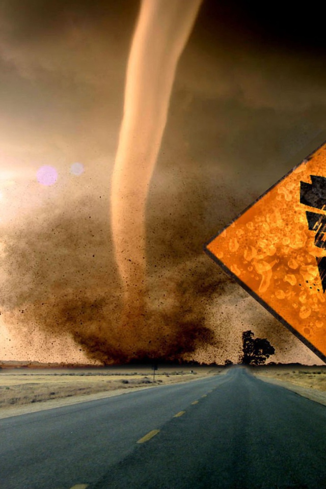 Осторожно приближается торнадо