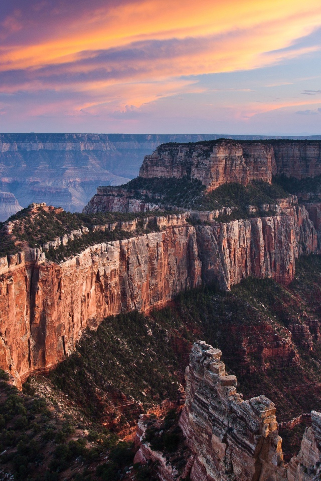 Оранжевые облака над каньоном