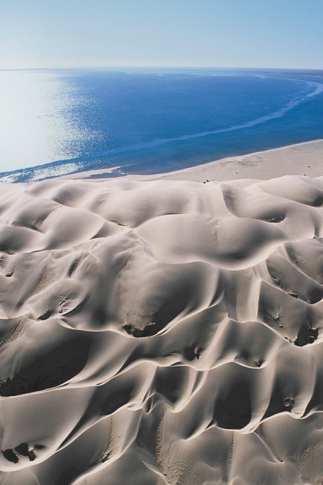 Необычные образования из белого песка