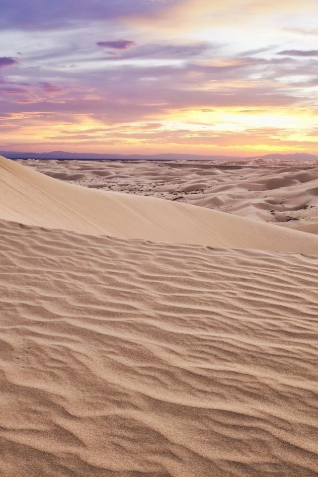 Бежевый песок в пустыне