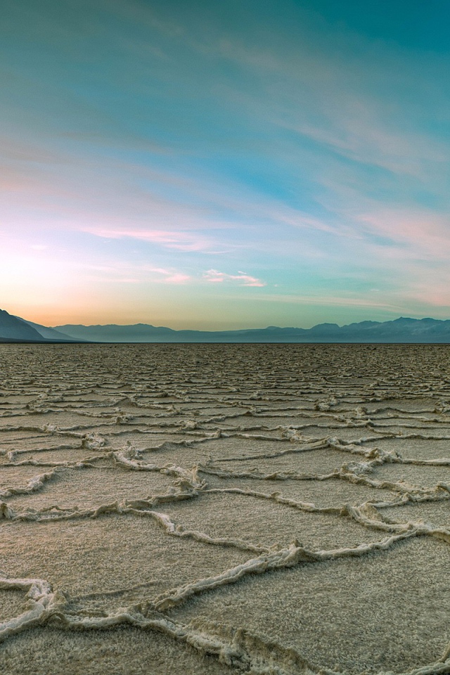 Сухая пустынная местность