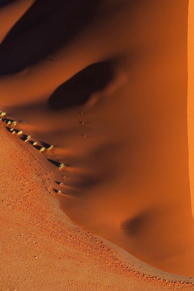 Камни на песке в пустыне