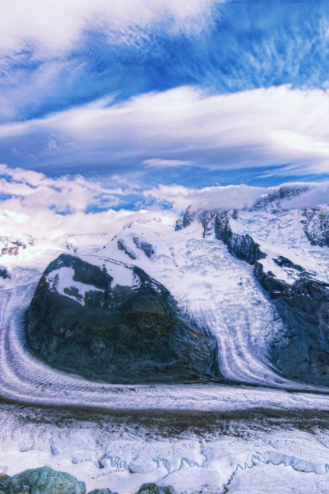 Облака над ледником