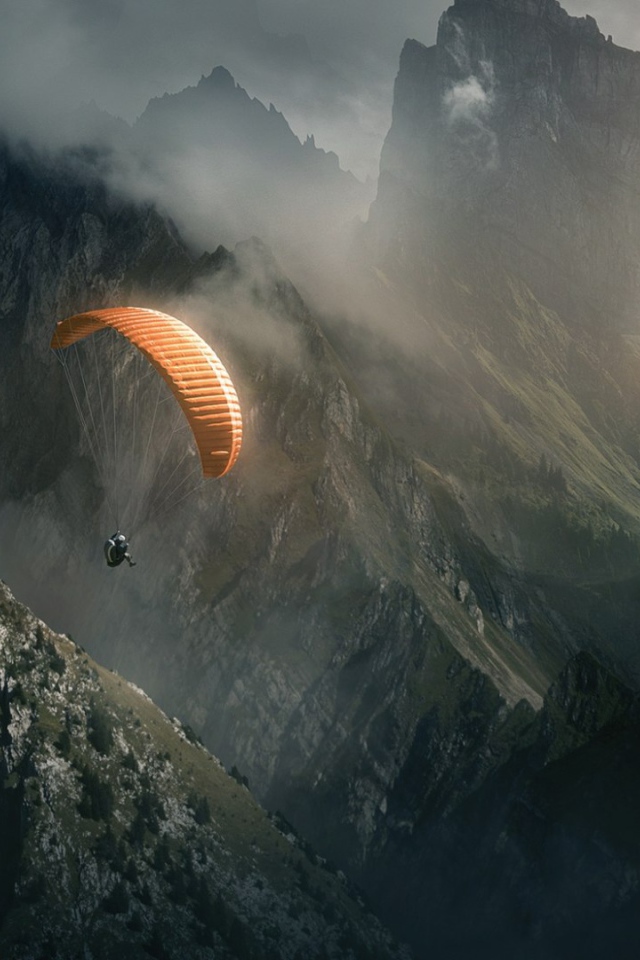 Парашютисты в горах