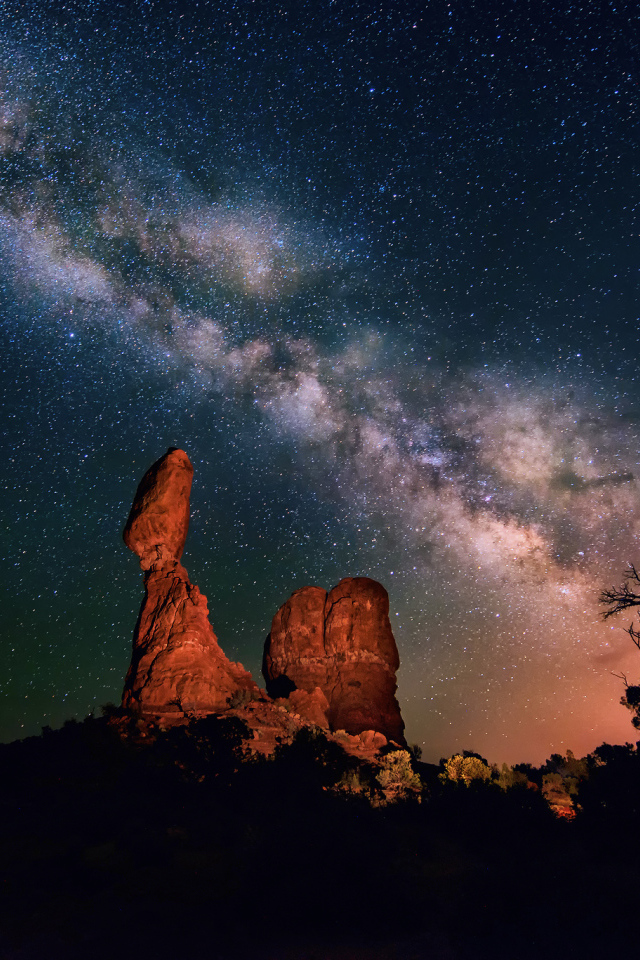 Млечный путь над каньоном