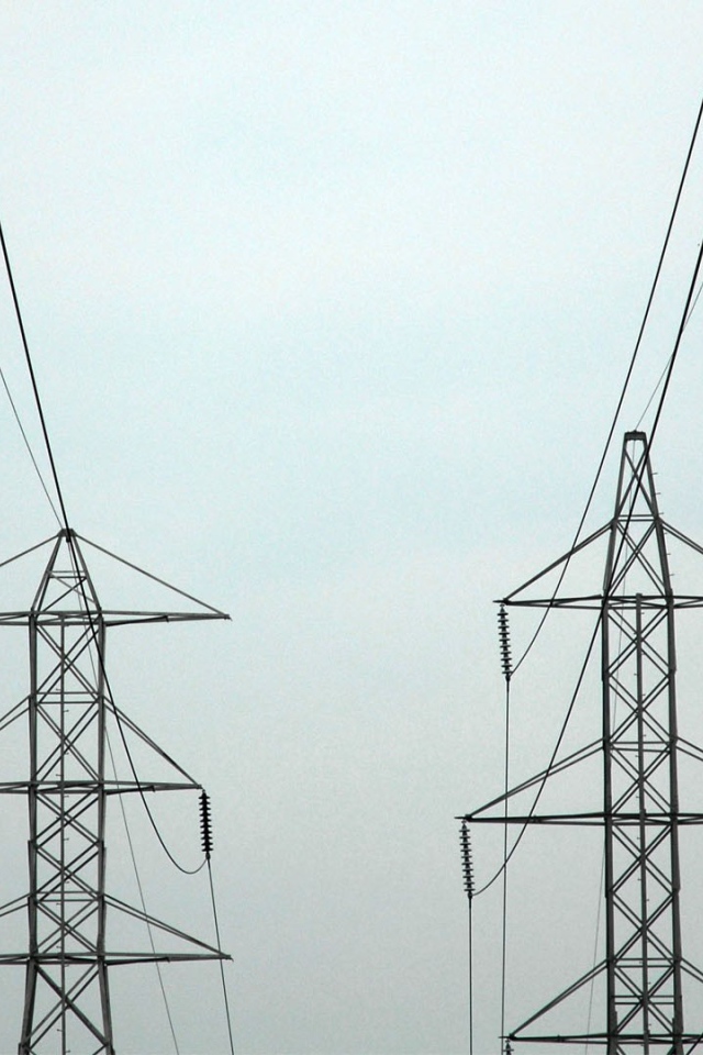 Воздушный шар над ЛЭП