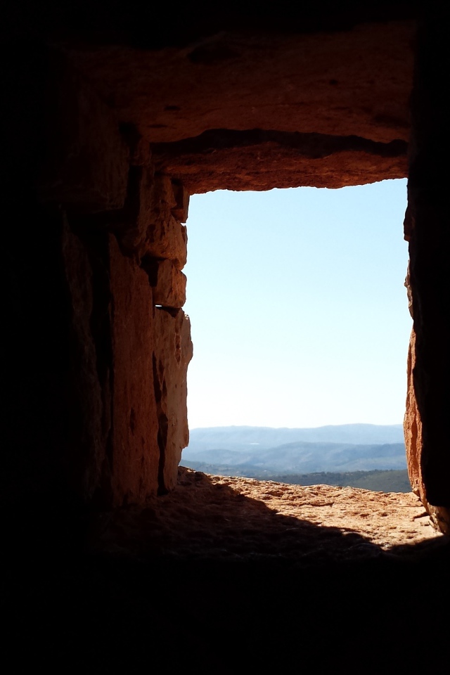 Квадратный выход из пещеры