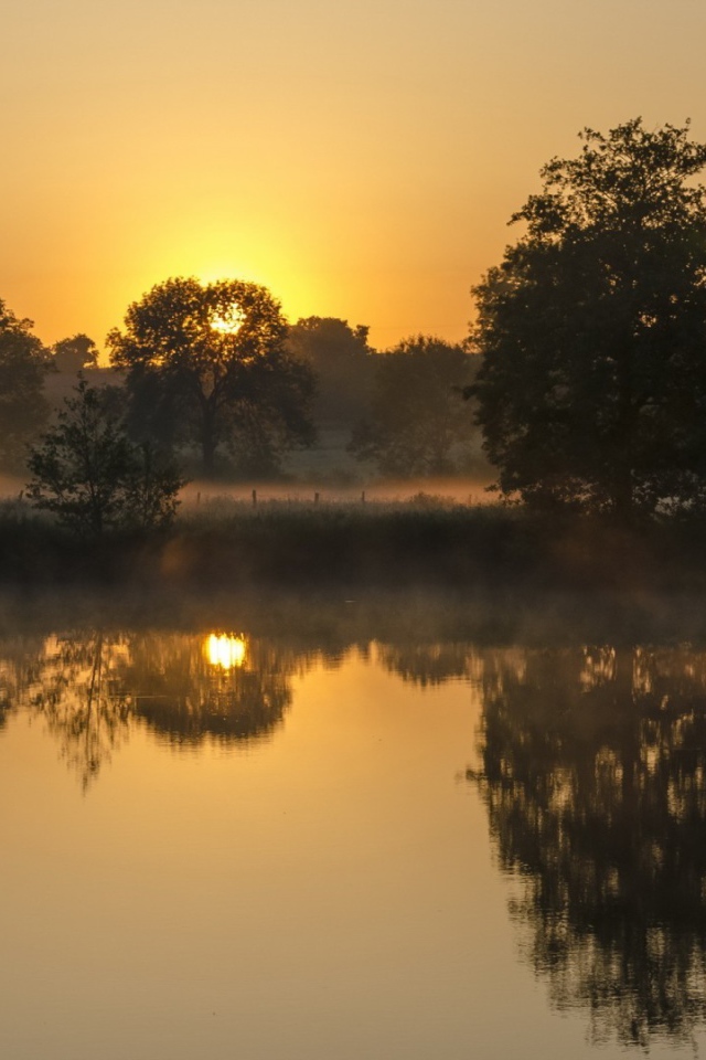 Вечерний туман над рекой