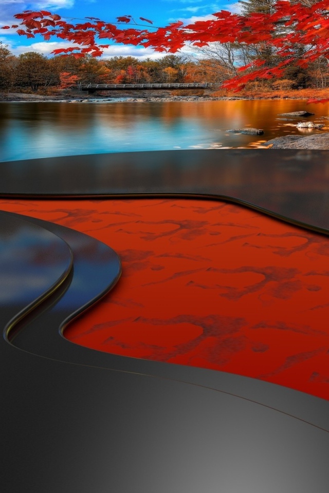 Гладкие панели на берегу реки