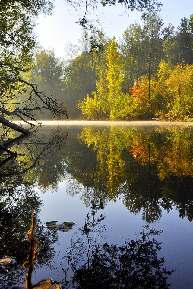 Зеркальная гладь озера