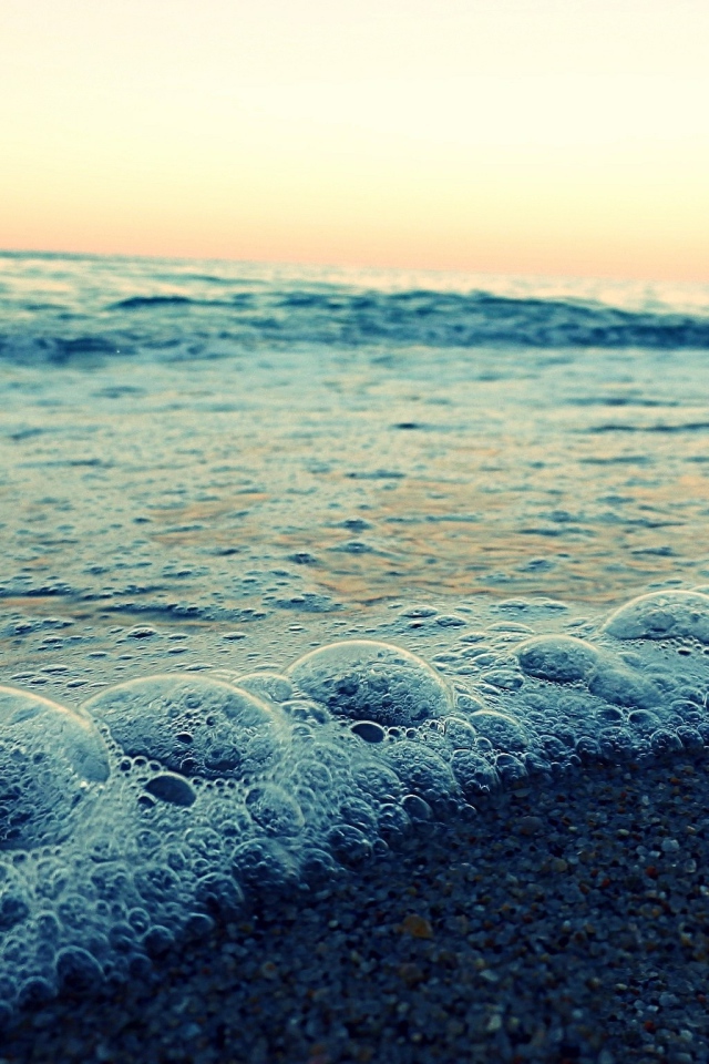 Пузыри на пене морского прибоя