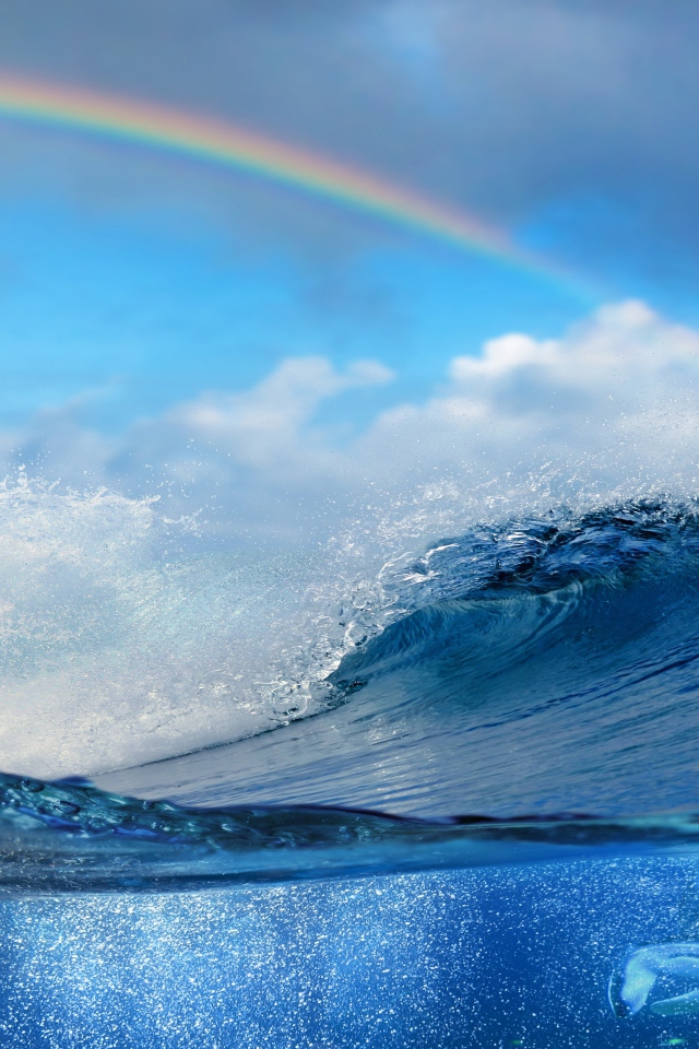 Радуга над морскими волнами